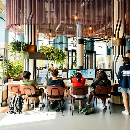 Hotel The Social Hub 3*