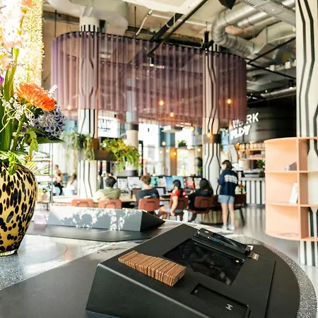Hotel The Social Hub 4*