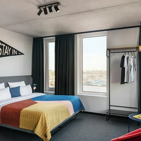 The Social Hub 4*