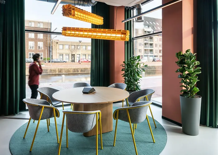 Hotel The Social Hub 3*