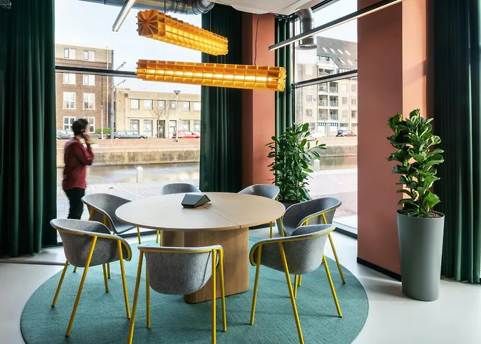 The Social Hub Hotel 3*