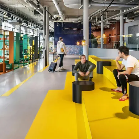 Отель The Social Hub