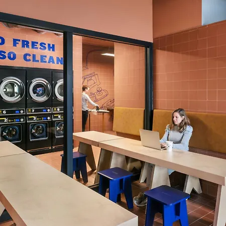 Отель The Social Hub